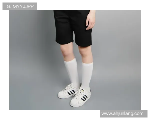 足球球星专属袜子揭秘 如何选择合适的袜子提升运动表现